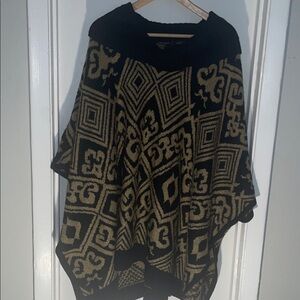 Rafaella Black and Cream Patterned Cape